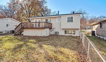 547 Golfwood Dr, Ballwin, MO 63021