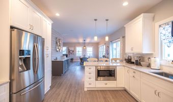 240 Fernwood Dr, Bayville, NJ 08721