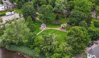 161 Ocean Ave, Cranston, RI 02905