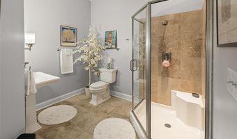 7 Alby St 2, Alton, IL 62002