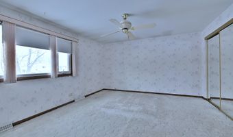 231 N Flora Pkwy, Addison, IL 60101