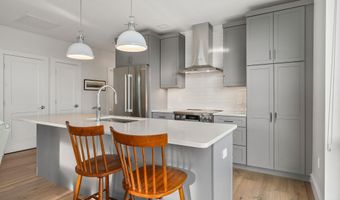 267 US Route 1, Falmouth, ME 04105
