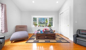 489 Main St, Acushnet, MA 02743