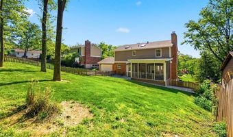 180 Spring Oaks Dr, Ballwin, MO 63011
