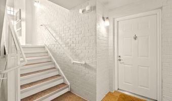 4089 S FOUR MILE RUN Dr 201, Arlington, VA 22204