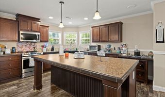 215 Hines Dr, Bonneau, SC 29431