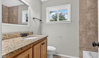 702 9th St, Barling, AR 72923