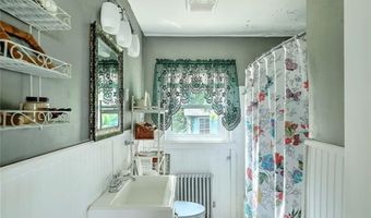 141 Cornell St, Cranston, RI 02920