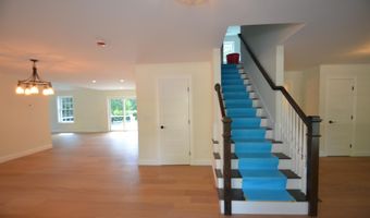 40 Tirrell Hill Rd, Bedford, NH 03110