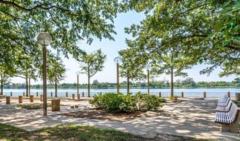 1435 4TH St SW B112, Washington, DC 20024