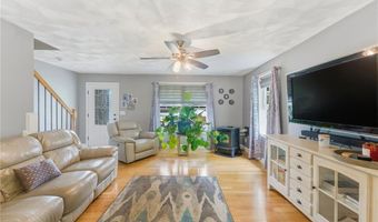 15 Aborn Ave, Cumberland, RI 02864