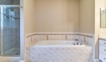 12 Braeburn Ln 12, Ashland, MA 01721