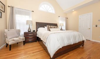 121 Sea Green Dr 121, Berlin, CT 06037