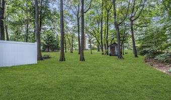 11 Phillips Mills Dr, Middletown, NJ 07748