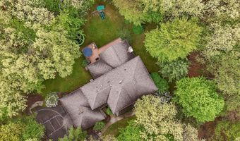 326 Greentree Ln NE, Ada, MI 49301