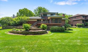 5870 Persimmon Dr, Fitchburg, WI 53711