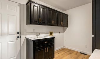 43 Strichen Ln, Bella Vista, AR 72715