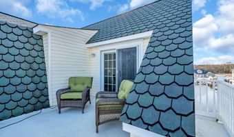 221 Magnolia Dr, Bayville, NJ 08721