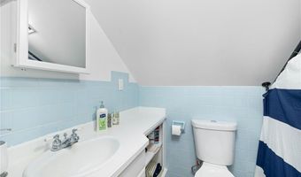 6 Cliff Ter, Newport, RI 02840