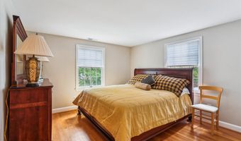 8710 LOWELL St, Bethesda, MD 20817