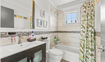123 Columbus Blvd, Amityville, NY 11701