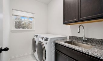 1360 Fairlane Dr, Ann Arbor, MI 48104