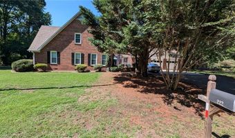 222 Shallowbrook Dr, Advance, NC 27006