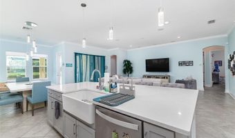 5330 SILVER SUN Dr, Apollo Beach, FL 33572