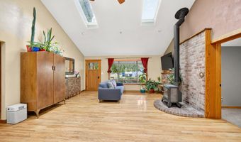 740 Park St, Ashland, OR 97520