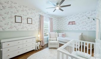 1617 Hawthorne Ln, Charlotte, NC 28205