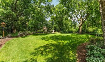 2529 Thornapple Dr, Ann Arbor, MI 48103