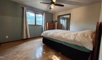 2903 Vancouver Ln, Bismarck, ND 58503