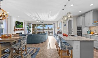 5822 SILVER SUN Dr, Apollo Beach, FL 33572