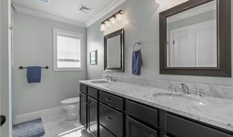 5 Lowndes St, Newport, RI 02840