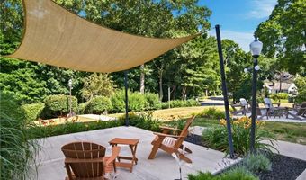 15 Curtis St 101, Cranston, RI 02920