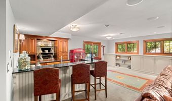 11 Aspen Ln, Bedford, NH 03110