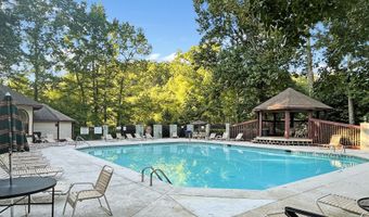 901 Wentworth Ct, Alpharetta, GA 30022