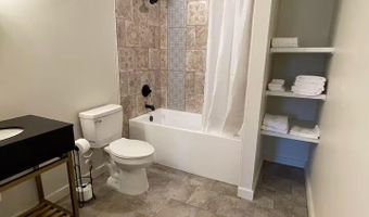 649 Howard Ave, Biloxi, MS 39530
