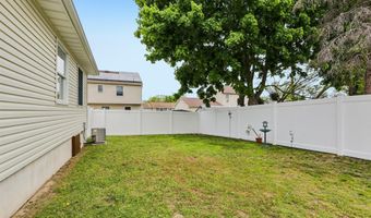 92 Birch St, Beachwood, NJ 08722