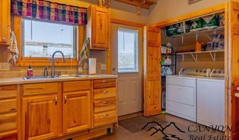 27 Teepee Ring Rd, Clark, WY 82435