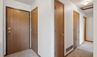 70 Circle Dr 7, North Liberty, IA 52317