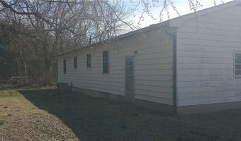 629 E 1st St, Garnett, KS 66032