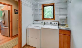 2877 Glacier Valley Rd, Fitchburg, WI 53711