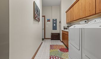 1059 Oakwood Dr, Alliance, OH 44601