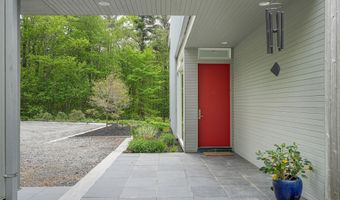 103 Long View Dr, Becket, MA 01223