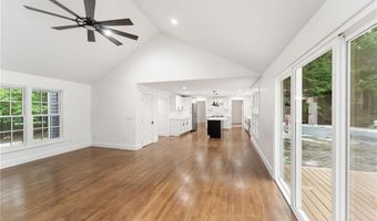 1575 MIDDLE Rd, East Greenwich, RI 02818