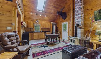 15 N Ridge Rd, Beaver Cove, ME 04441