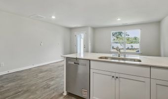 219 Maddox Dr, Aberdeen, NC 28315