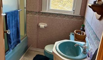 1609 Saint Clair River Dr, Algonac, MI 48001