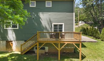7 Apple Ln, Asheville, NC 28804